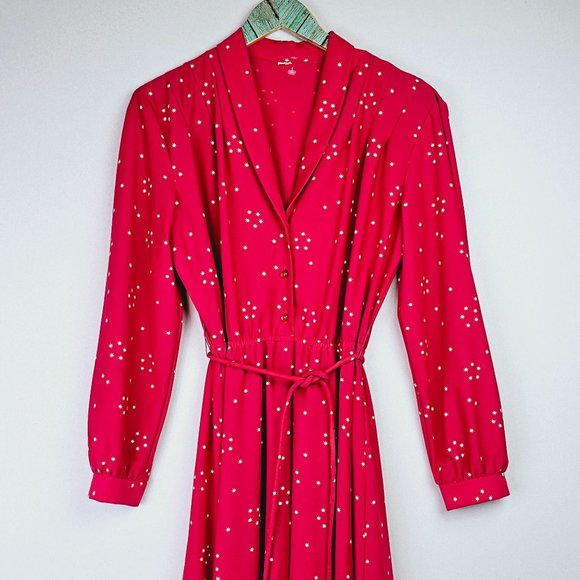 Vintage 70's Red Dress with White Stars, Midi, Tie Waist and Button Front, Sz 12 - Picture 3 of 11